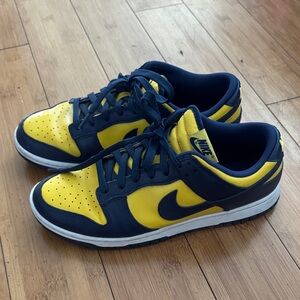 Nike Dunks Navy Blue and Yellow Sneakers